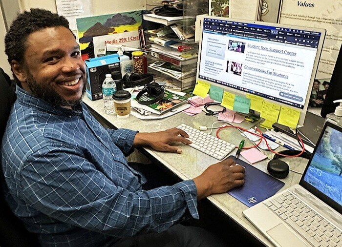 Tech_&_Canvas_Support_IMG_4878_Rozita_Fogelman_2024